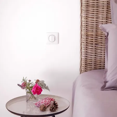 La Figue Noire Bed & Breakfast 2*