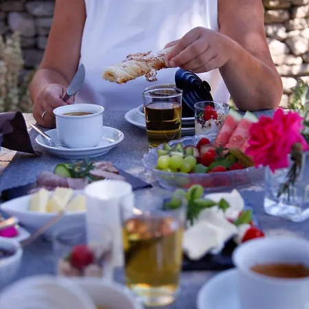 La Figue Noire Bed & Breakfast