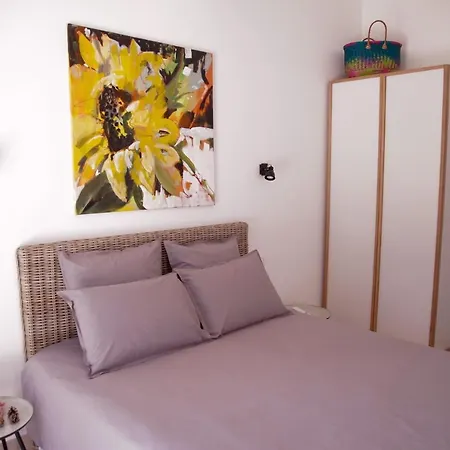 La Figue Noire Bed & Breakfast